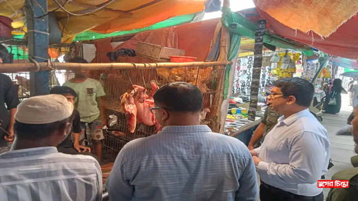 বন্দরে অভিযানে আট ব্যবসায়ীকে জরিমানা