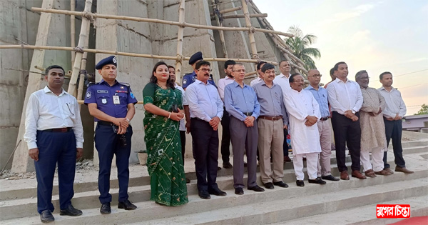 নব নির্মিত স্মৃতিসৌধ পরিদর্শনে মন্ত্রী পরিষদের সচিব মাহাবুব হোসেন