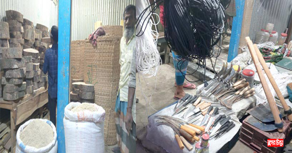 কোরবানির ঈদকে ঘিরে জমজমাট মৌসুমি ব্যবসা