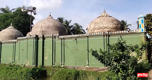 ছয়শো বছরের পুরনো ঐতিহাসিক শাহী মসজিদ রক্ষণাবেক্ষণের অভাবে হুমকিতে