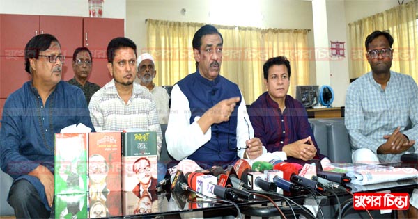 বজ্রপাতে জিয়ার ম্যুরাল ভেঙে পড়েছে