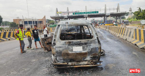 যাত্রীবাহী মাইক্রোবাসে&nbsp;আগুন, দগ্ধ -৫