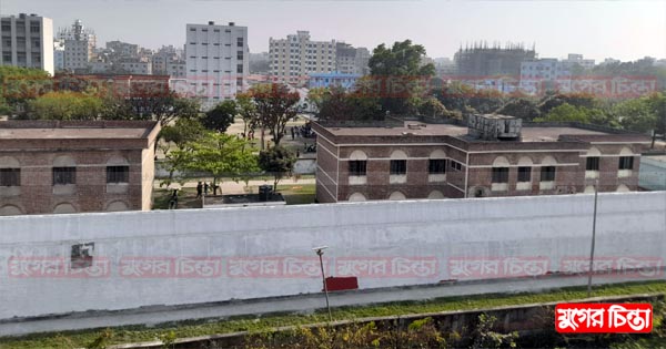 দূর-দূরান্তের মানুষ বেছে নিয়েছেন নিয়মবহির্ভূত উপায়
