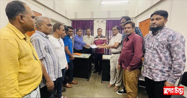 সালাম-স্বপন-শাওন প্যানেলের মনোনয়নপত্র জমা