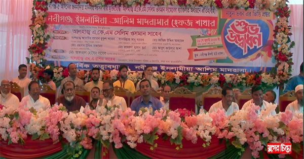 চোখে পর্দা নেই, জিভ টা ব্লেডের মতো ধার : সেলিম ওসমান
