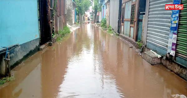কাশিপুরে রাস্তার বেহাল অবস্থায় কর্তৃপক্ষের উদাসীনতা
