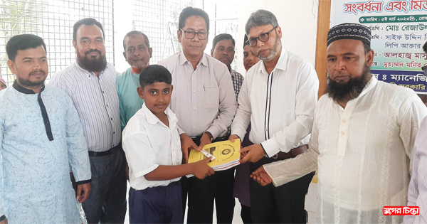 বন্দরে মিড-ডে-মিল ও শিক্ষা &nbsp;উপকরণ বিতরণ