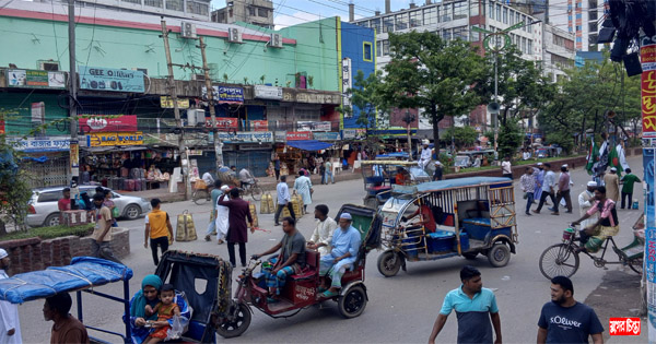 শহরে শৃৃৃঙ্খলা ফিরাতে ব্যস্ত শিক্ষার্র্থীরা