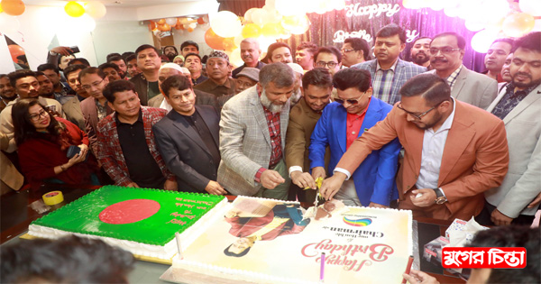 জন্মদিনে ফুলেল শুভেচ্ছায় সিক্ত রংধনু&rsquo;র&nbsp;চেয়ারম্যান রফিকুল ইসলাম
