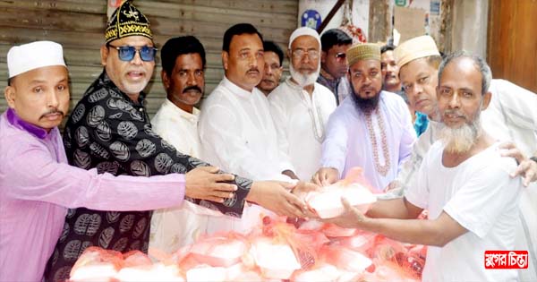 ঈদুল ফিতর উপলক্ষে শাহ জালালের উদ্যোগে রান্না করা খাবার বিতরণ