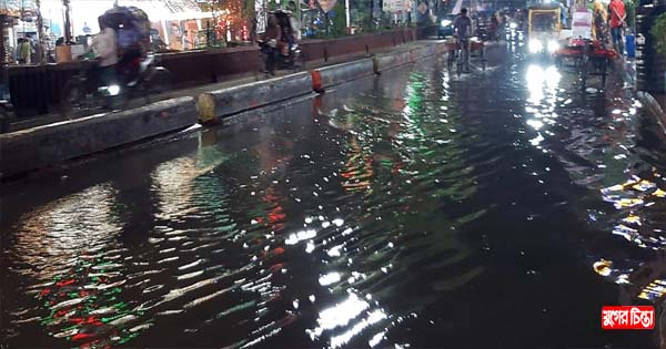কালবৈশাখীর বৃষ্টিতে নগরজুড়ে জলাবদ্ধতা