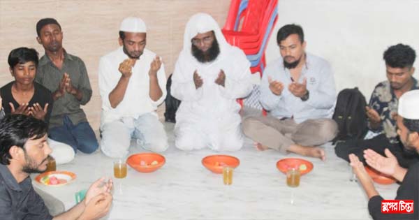 আজমেরী ওসমান ফাউন্ডেশন ক্লাবের উদ্যোগে দোয়া ও ইফতার আয়োজন