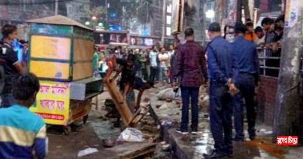 চাষাঢ়া শহীদ মিনারের পাশে গড়ে উঠা অবৈধ দোকান উচ্ছেদ