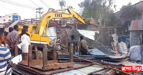 কাঁচপুরে শতাধিক অবৈধ স্থাপনা উচ্ছেদ