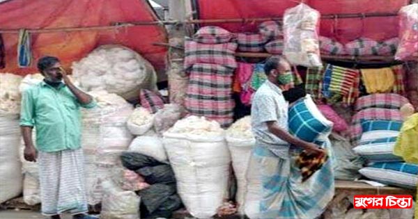 বেকায়দায় তুলা ব্যবসায়ীরা