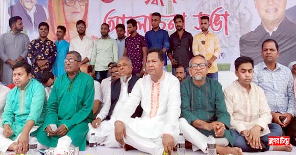 দীপক কুমার বনিক দীপুর উদ্যোগে স্বাধীনতা দিবস পালিত
