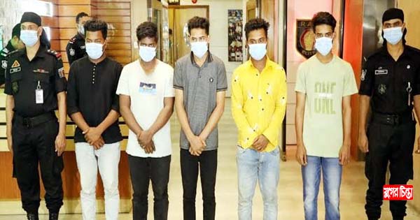 রূপগঞ্জে শীর্ষ সন্ত্রাসী শুটার রিয়াজসহ গ্রেফতার ৫