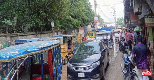 পাগলায় চাঁদা তুলতে যানজট, চরম ভোগাতিতে জনগণ