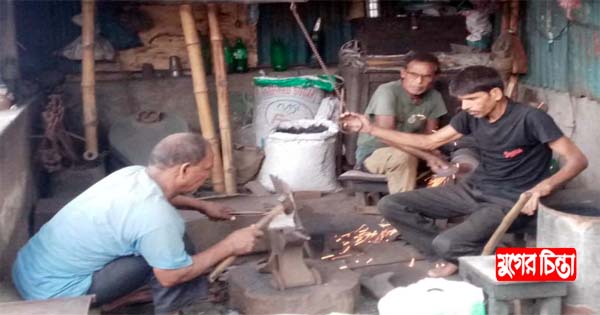 কোরবানীকে কেন্দ্র করে কর্মচাঞ্চল্য কামার শিল্পে