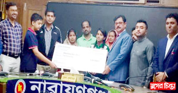 সেই মেধাবী ছাত্রী নিতুকে ৫ লাখ টাকা দিলেন গাজী গ্রুপ