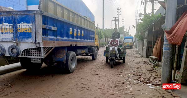 ভোগান্তি&rsquo;র পথ ভুলতা-মুড়াপাড়া সড়ক