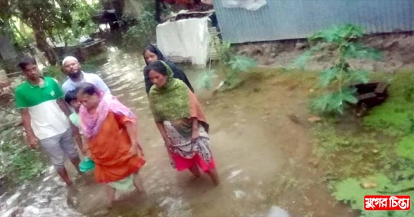 বন্দরে জলাবদ্ধতায় দুর্ভোগে অসংখ্য পরিবার