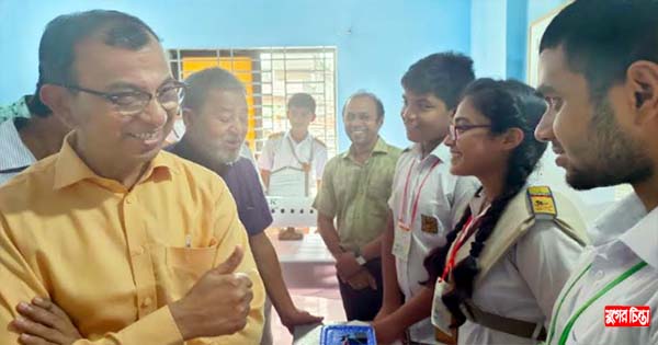 আইডিয়াল স্কুলে বিজ্ঞান মেলা অনুষ্ঠিত