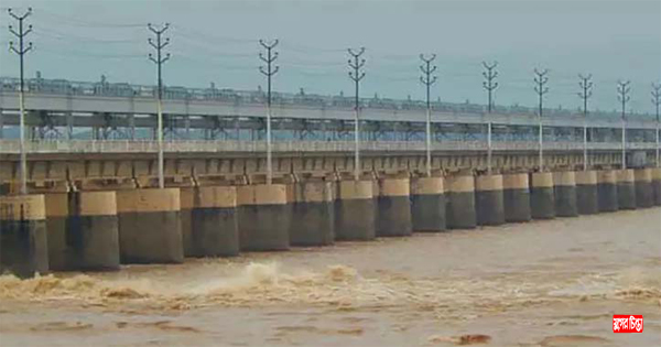 এবার খুলে দেওয়া হলো ফারাক্কার সব গেট