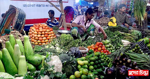 নিত্যপণ্যের বাজারে আগুন, দিশেহারা ক্রেতা