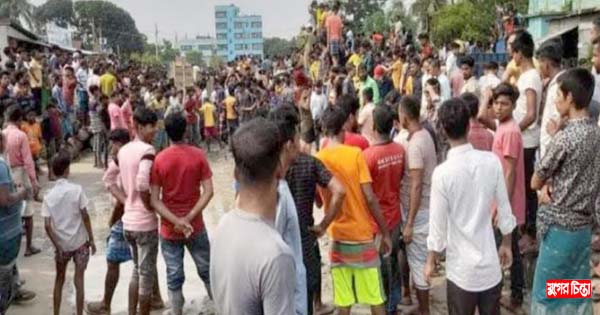আড়াইহাজারে মজুরি বৃদ্ধির দাবিতে সকল মূল সড়ক অবরোধ