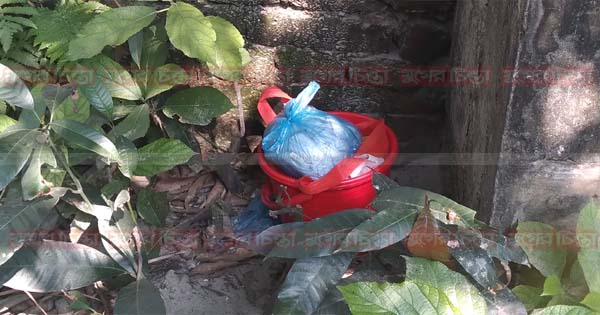 আড়াইহাজারে পরিত্যক্ত অবস্থায় ৮টি ককটেল উদ্ধার