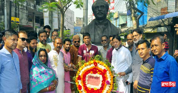 ৭ইমার্চ উপলক্ষে জাতিরজনকের ভাষ্কর্যে না`ঞ্জমহানগর যুবলীগেরশ্রদ্ধা