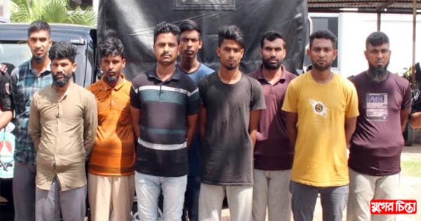 দেশীয় অস্ত্র ও ককটেলসহ ডাকাত দলের ৯ সদস্য গ্রেফতার
