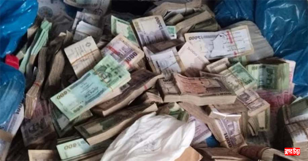 সাবেক সচিবের বাসায় বিপুল পরিমাণ দেশি-বিদেশি মুদ্রা