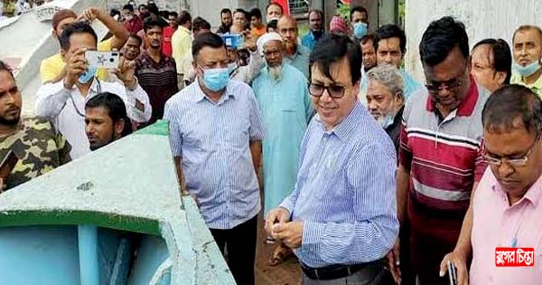 বন্ধ থাকা লঞ্চ পরিদর্শনে নৌ-নিরাপত্তা পরিচালক