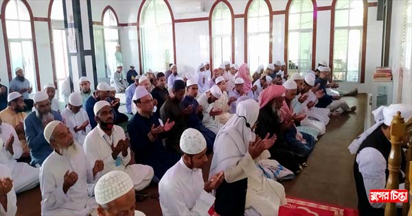 পারভীন ওসমান ও আজমেরী ওসমানের দীর্ঘায়ু কামনা করে আলমগীরের দোয়া