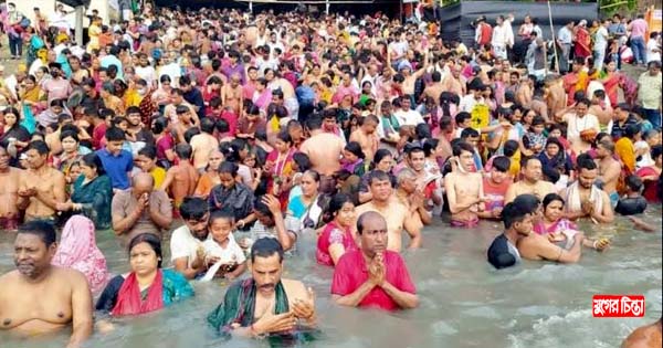 পাপমোচনের আশায় লাঙ্গলবন্দ স্নানোৎসবে লাখো পুণ্যার্থী
