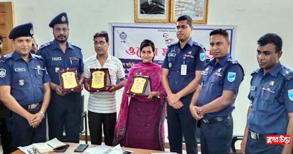 সমাজকে ভালো রাখতে চাইলে পুলিশকে সহযোগিতা করা প্রয়োজন