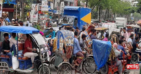 বন্ধের সিদ্ধান্তের পরও দাপিয়ে বেড়াচ্ছে নিষিদ্ধ অটো