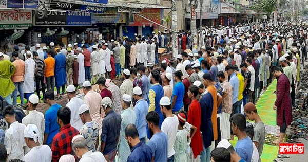 রমজানের শেষ জুমায় মসজিদে মসজিদে মুসল্লিদের ঢল