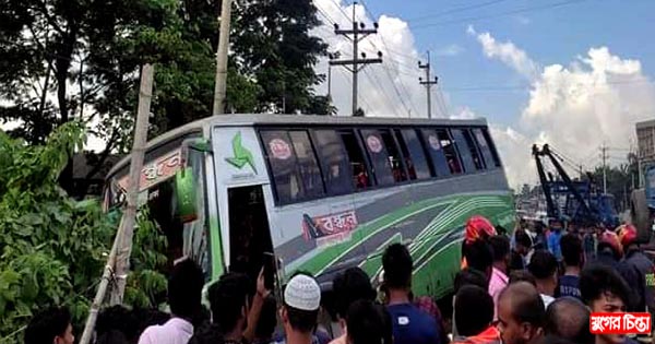 বন্ধন বাসের সাথে সিএনজির সংঘর্ষে কলেজ ছাত্রসহ নিহত,২