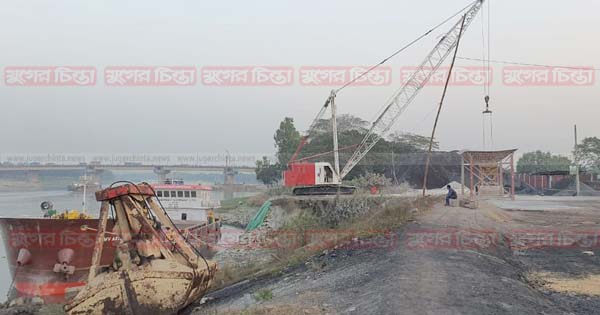 নির্মাণসামগ্রী খোলা অবস্থায় রাখায় জরিমানা ও ক্ষতিপূরণ
