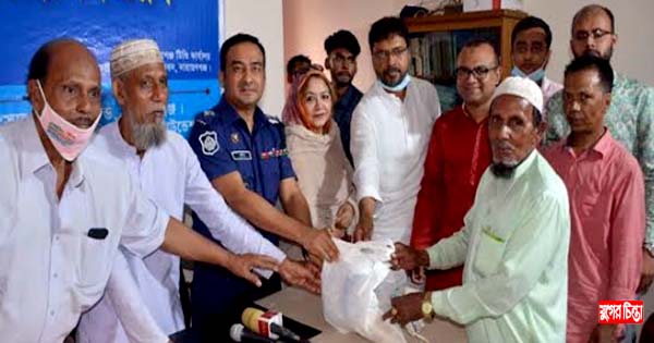 মুক্তিযোদ্ধা সংসদ সন্তান কমান্ডের ঈদ সামগ্রী বিতরণ