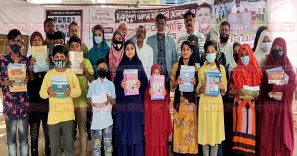 দুঃস্থ ছাত্র-ছাত্রীদের দায়িত্ব নিল টিম খোরশেদ