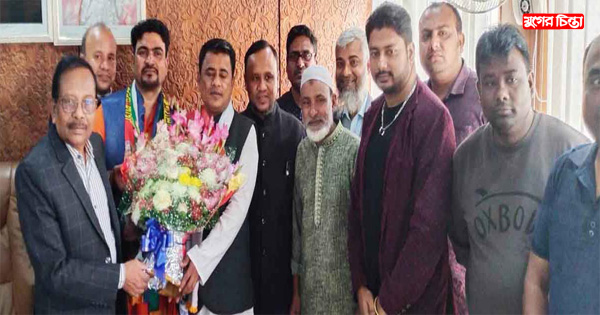 বন্দরে স্বেচ্ছাসেবক লীগের নয়া কমিটির নেতৃবৃন্দের ফুলেল শুভাচ্ছো