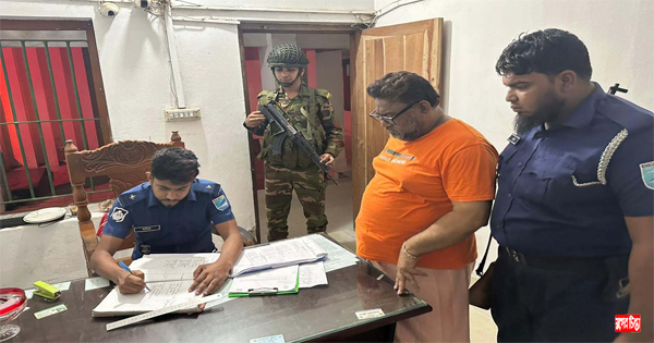 সোনারগাঁয়ে যৌথ বাহিনীর অভিযানে বিএনপি নেতা আটক &nbsp;