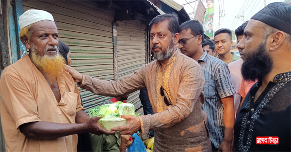 সোনারগাঁয়ে ডা. বিরু&rsquo;র উদ্যোগে ইফতার&nbsp;পেলো কয়েক হাজার জনসাধারণ