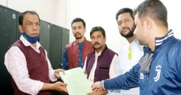 ১৫ নং ওয়ার্ডে কাউন্সিলর প্রার্থী খোকনের মনোনয়নপত্র জমা