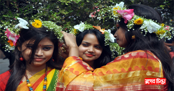 ফুল ফুটুক আর না ফুটুক আজ বসন্ত