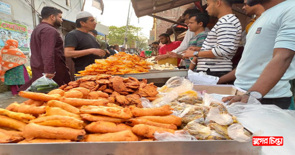 বিকেল হলেই বিসিক শিল্পনগরী সাজে&nbsp;বাহারি ইফতারে